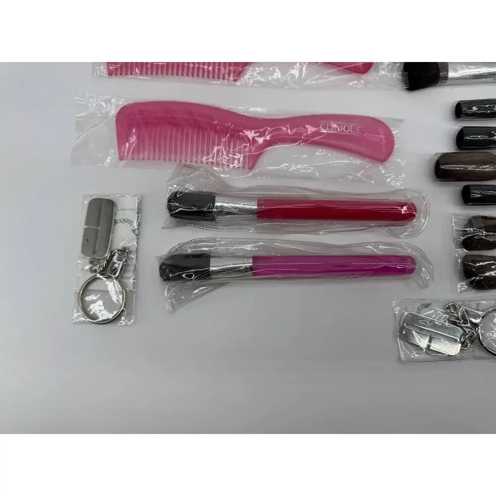 Clinique Beauty Accessory Set 46 New Brushes Mirrors Combs Tools Lot Kit 1,80 lb